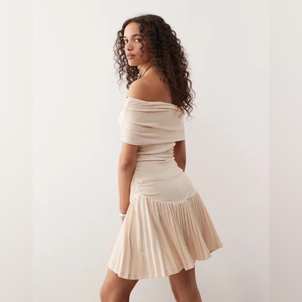 NWT Lioness bardot ruched waist pleated drop hem mini dress in oatmeal